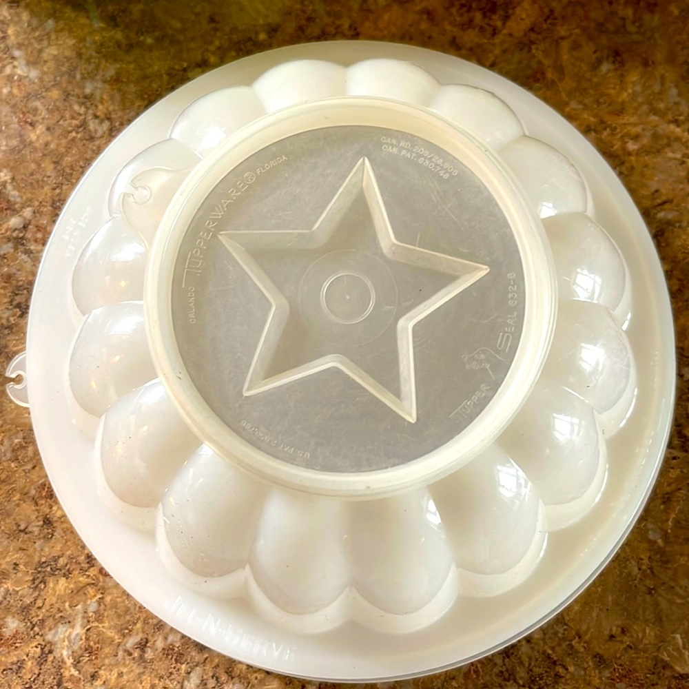 Vintage Tupperware Jello Mold
